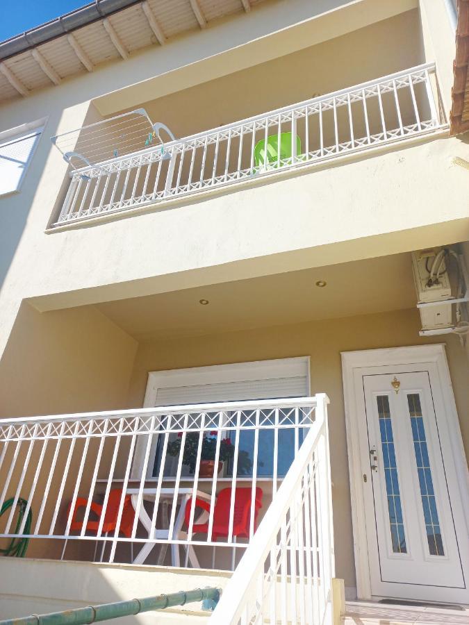 Evis Maisonette With Sea View فلوغيتا المظهر الخارجي الصورة